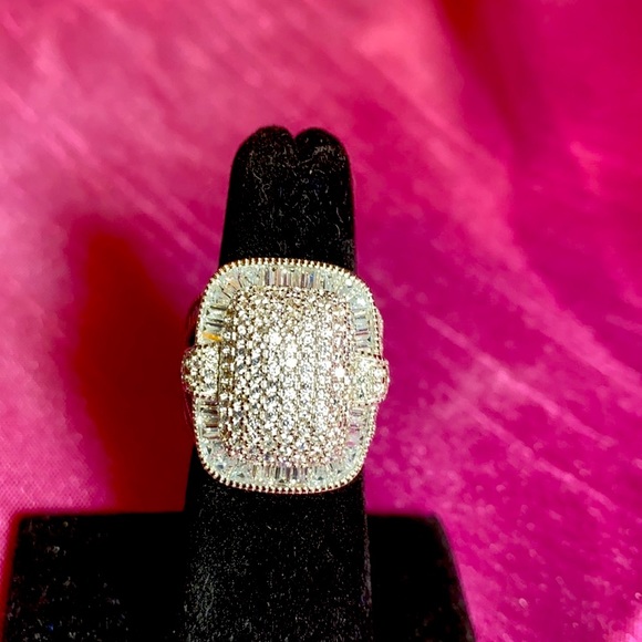 Bella Luce Diamond Simulant Ring - Picture 7 of 10